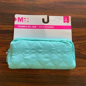 Mytagalongs | Vitamin & Pill Box | Teal Heart